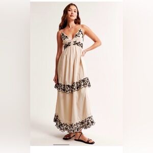Abercrombie & Fitch Beige Black
Embroidered Tiered Ruffle Maxi Dress
NWT Size L